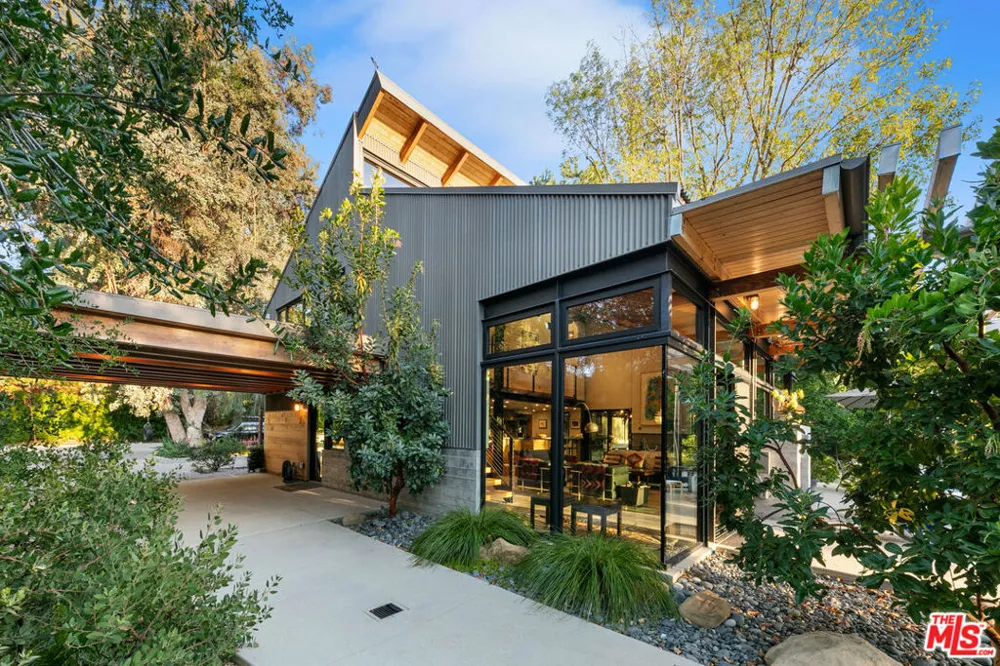 20605 Cheney Drive Topanga, CA 90290