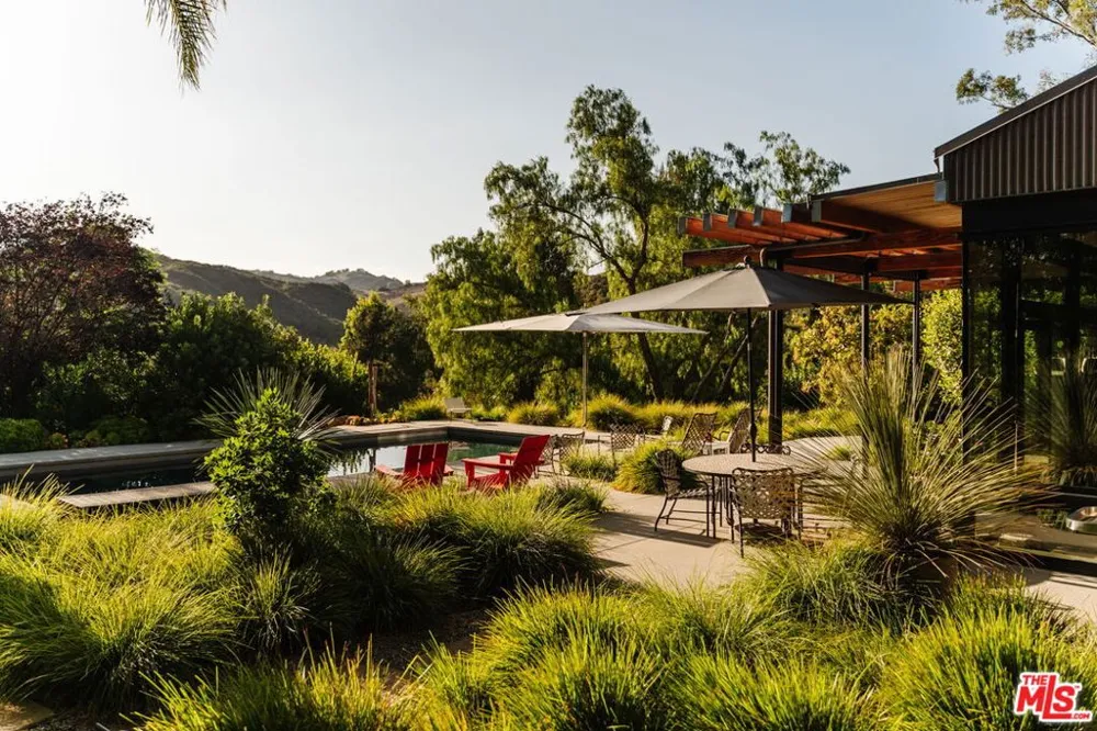 20605 Cheney Drive Topanga, CA 90290