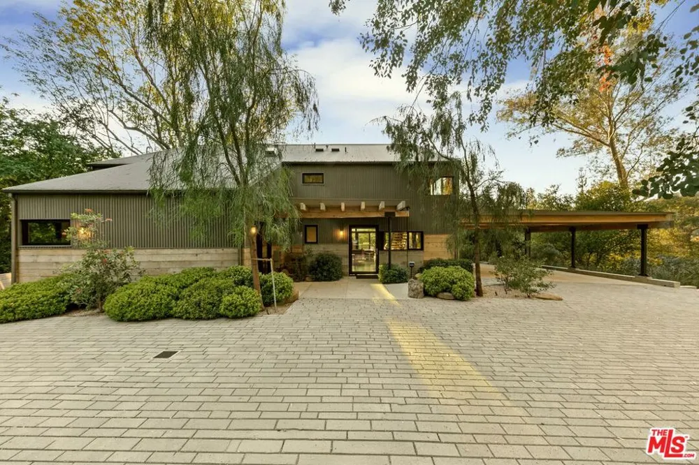 20605 Cheney Drive Topanga, CA 90290