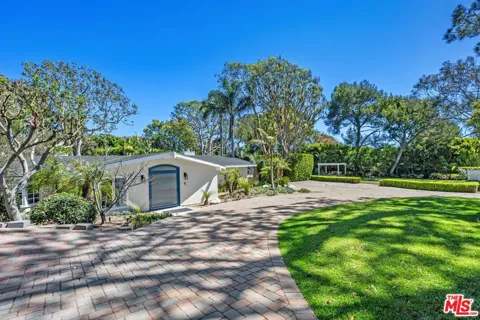 29260 Sea Lion Place