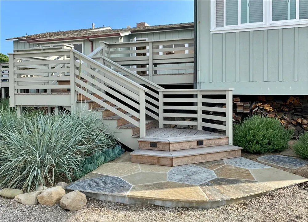539 Sand Point Carpinteria, CA 93013