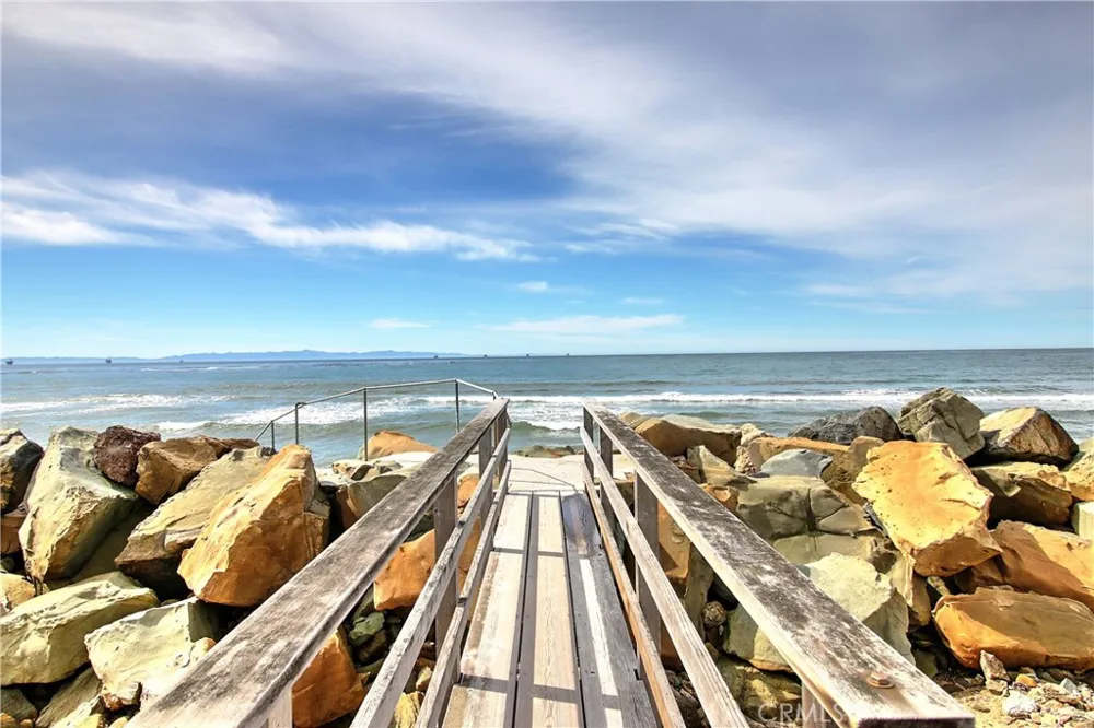 539 Sand Point Carpinteria, CA 93013