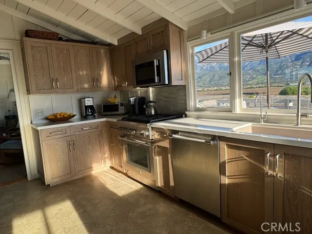 539 Sand Point Carpinteria, CA 93013
