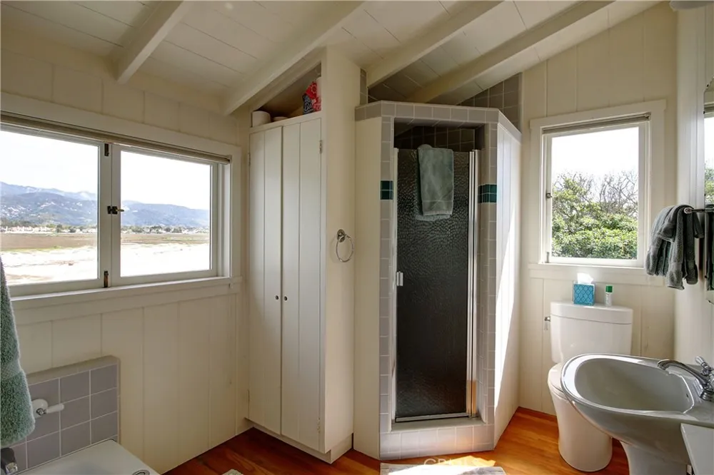 539 Sand Point Carpinteria, CA 93013