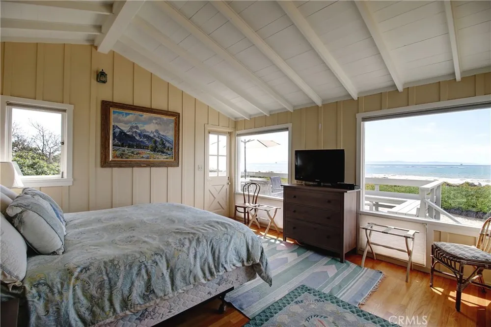 539 Sand Point Carpinteria, CA 93013