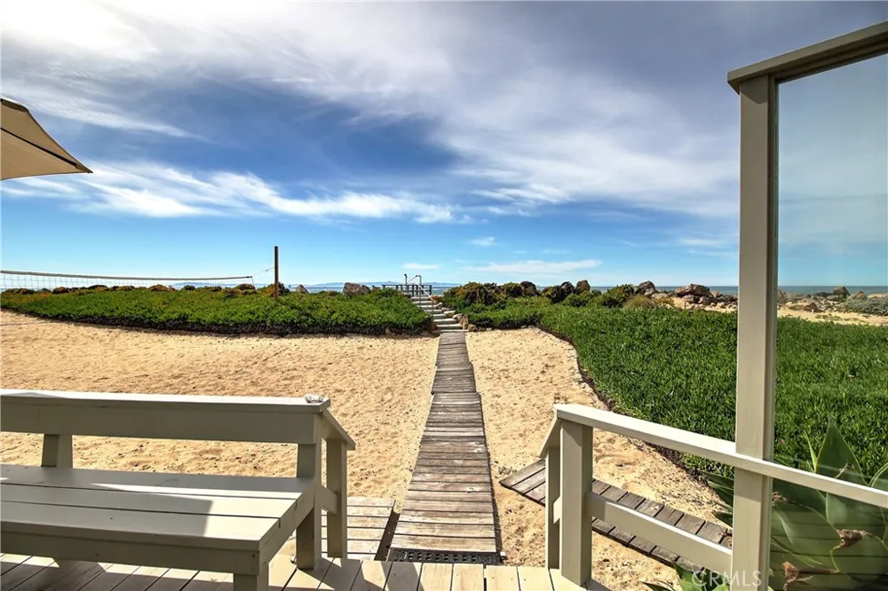 539 Sand Point Carpinteria, CA 93013