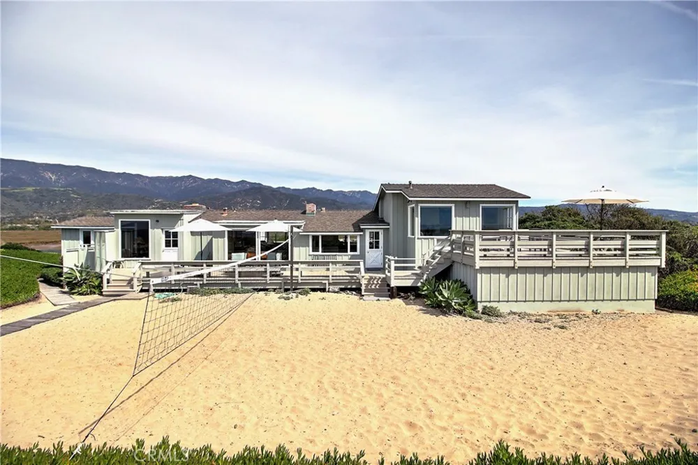 539 Sand Point Carpinteria, CA 93013
