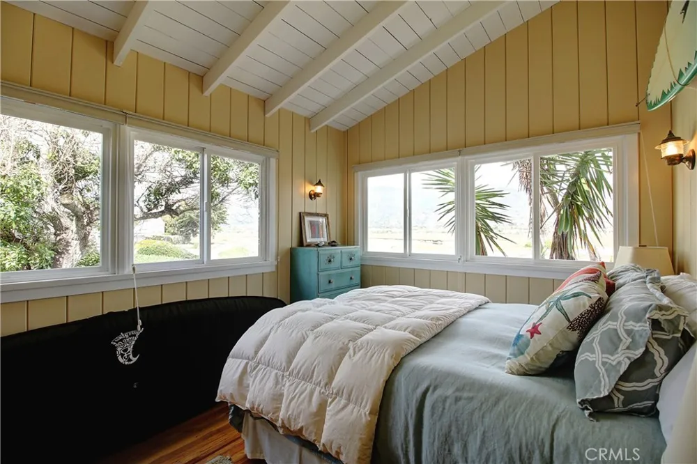 539 Sand Point Carpinteria, CA 93013