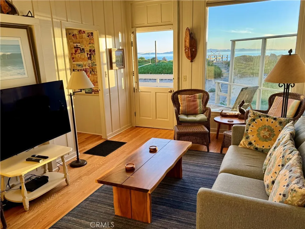 539 Sand Point Carpinteria, CA 93013