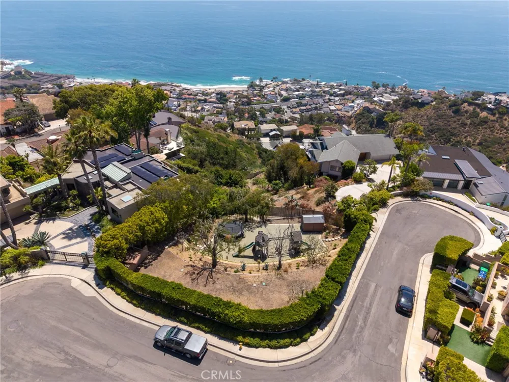 719 Davis Way Laguna Beach, CA 92651
