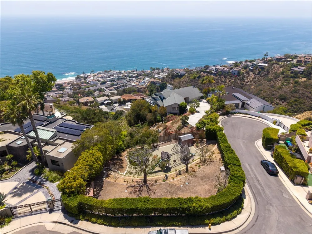 719 Davis Way Laguna Beach, CA 92651