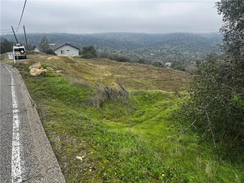 1572 Lilley Mountain Coarsegold, CA 93614