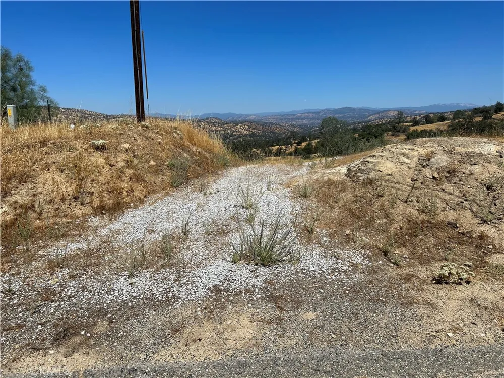 1572 Lilley Mountain Coarsegold, CA 93614