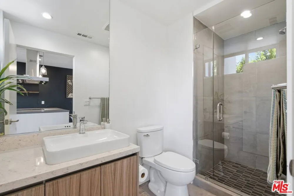5504 W Olympic Boulevard Los Angeles, CA 90036