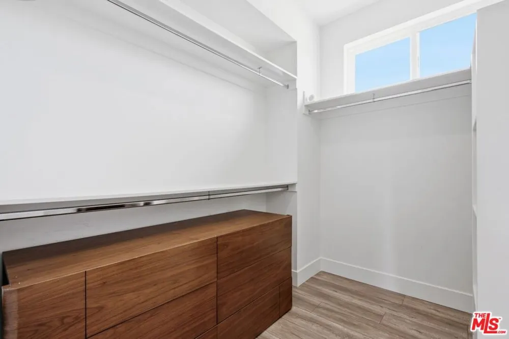 5504 W Olympic Boulevard Los Angeles, CA 90036
