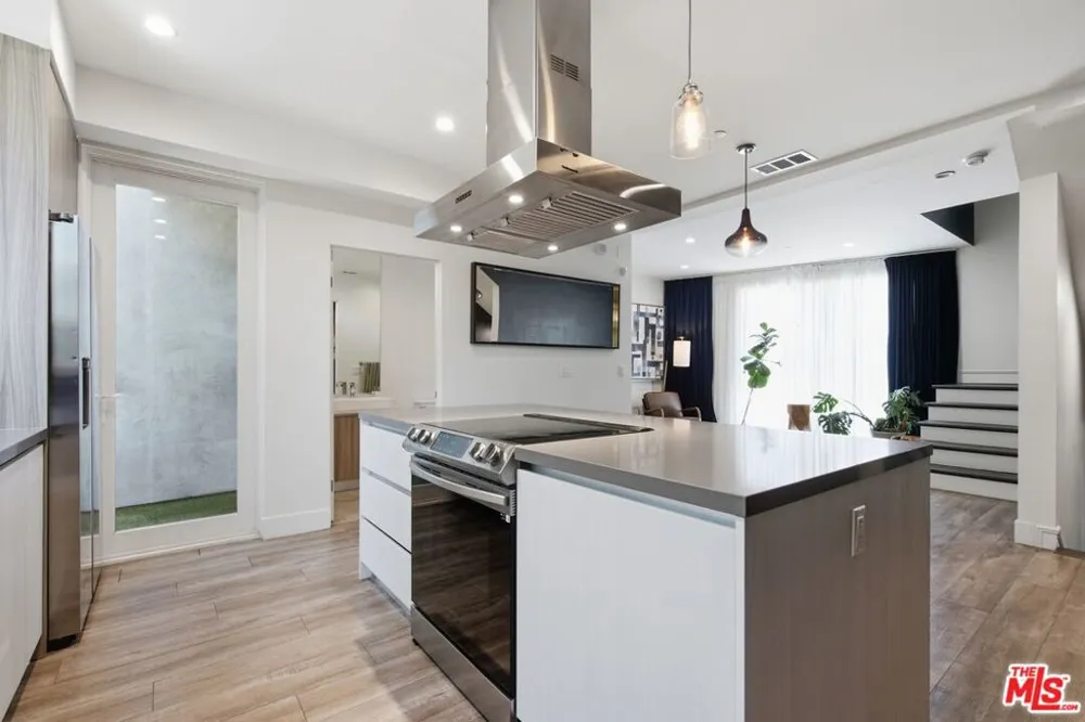5504 W Olympic Boulevard Los Angeles, CA 90036