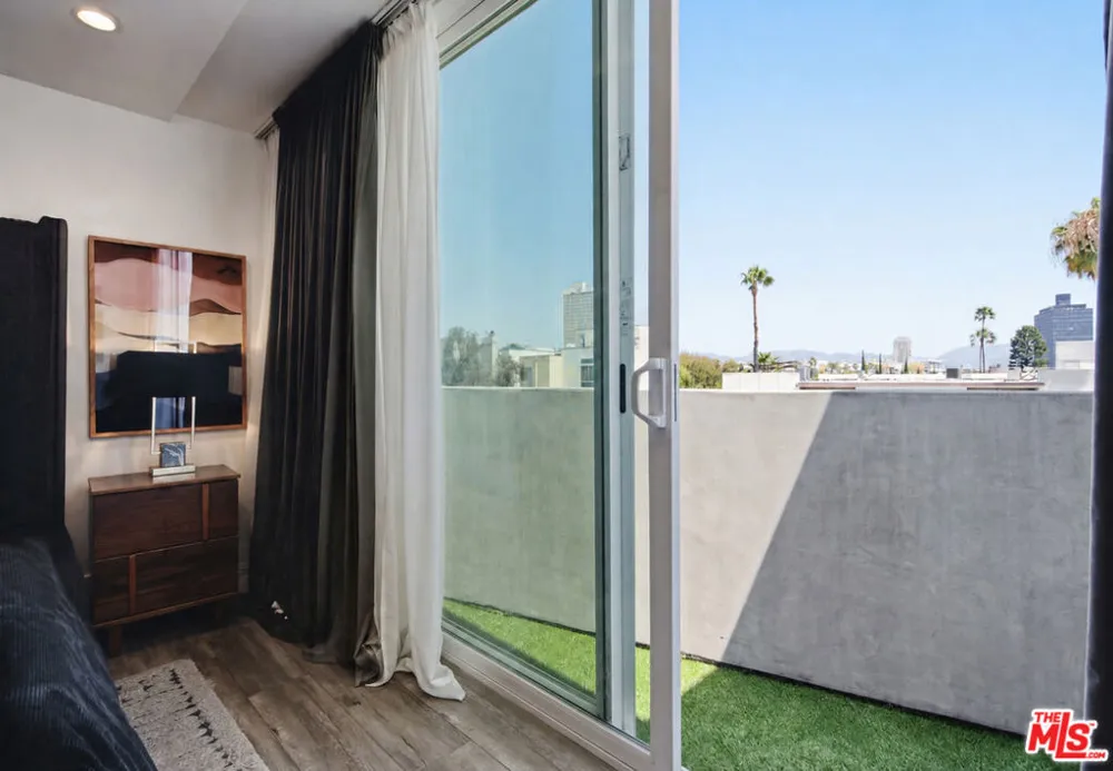 5504 W Olympic Boulevard Los Angeles, CA 90036
