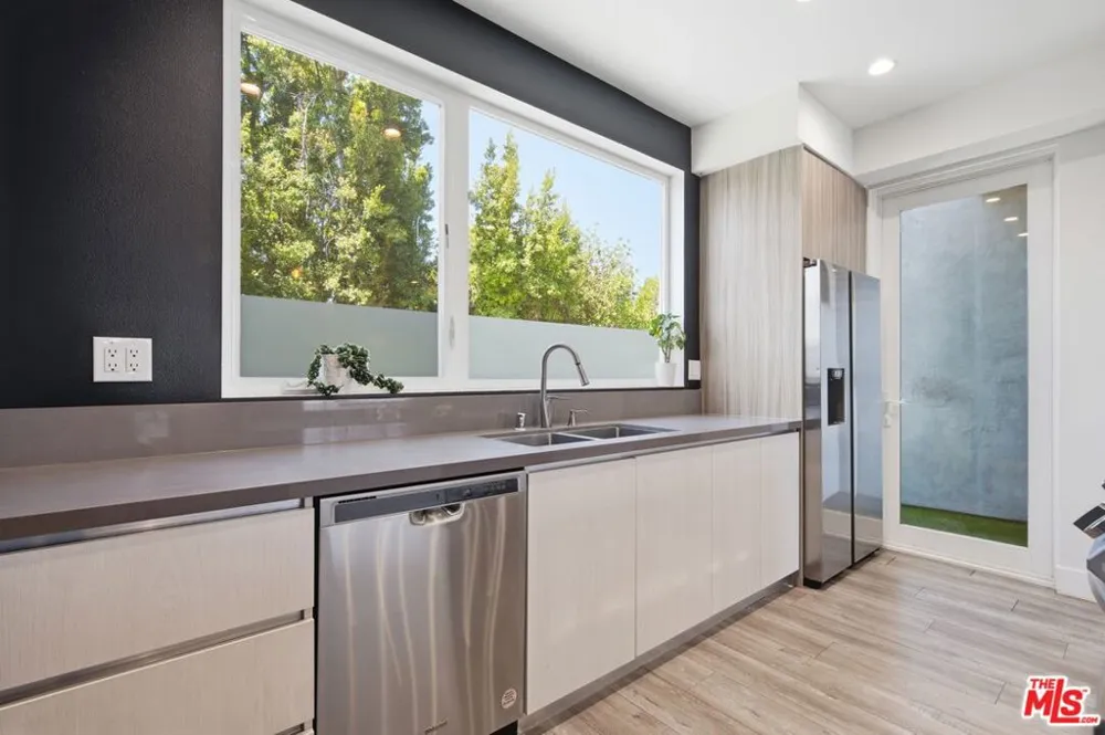5504 W Olympic Boulevard Los Angeles, CA 90036
