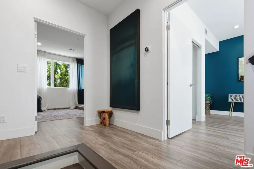 5504 W Olympic Boulevard Los Angeles, CA 90036
