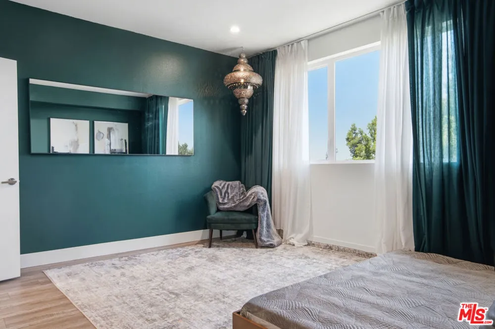 5504 W Olympic Boulevard Los Angeles, CA 90036