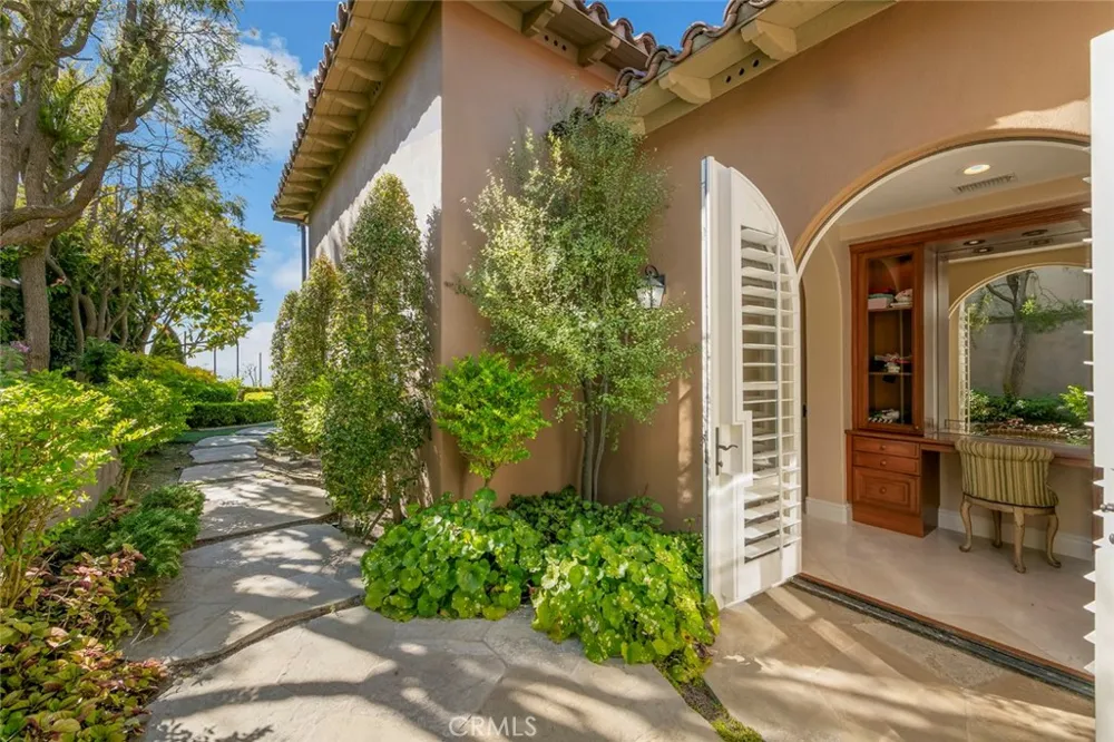 31 Overlook Newport Coast, CA 92657