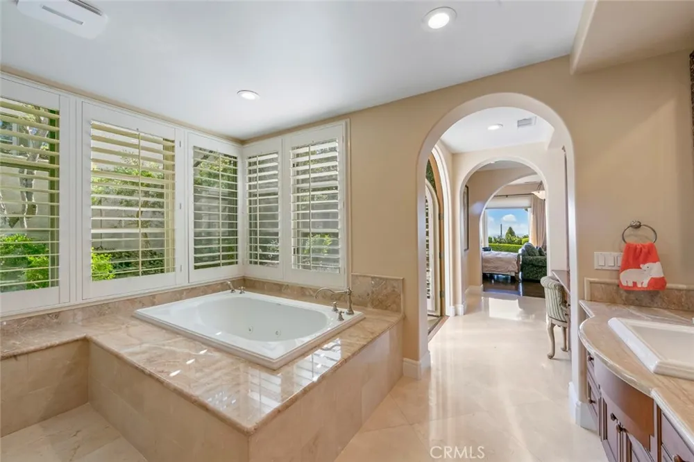 31 Overlook Newport Coast, CA 92657