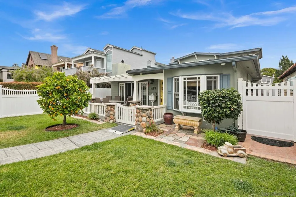 649 I Ave. Coronado, CA 92118