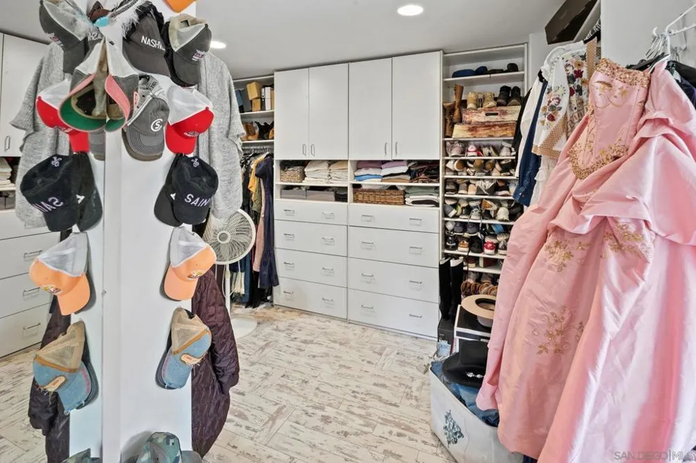 649 I Ave. Coronado, CA 92118