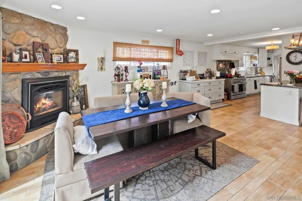 649 I Ave. Coronado, CA 92118