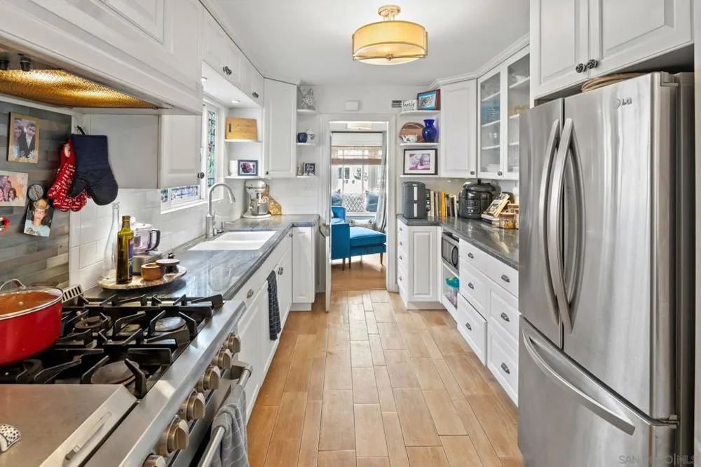 649 I Ave. Coronado, CA 92118