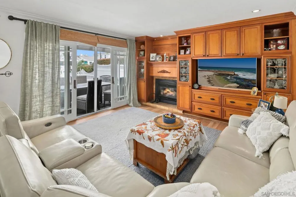 649 I Ave. Coronado, CA 92118
