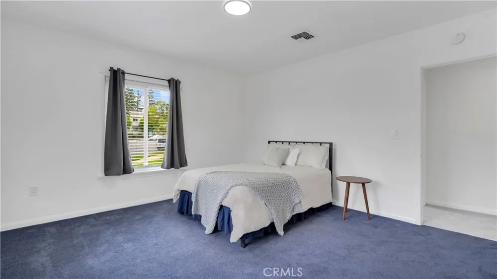 10207 Camarillo Street Toluca Lake, CA 91602