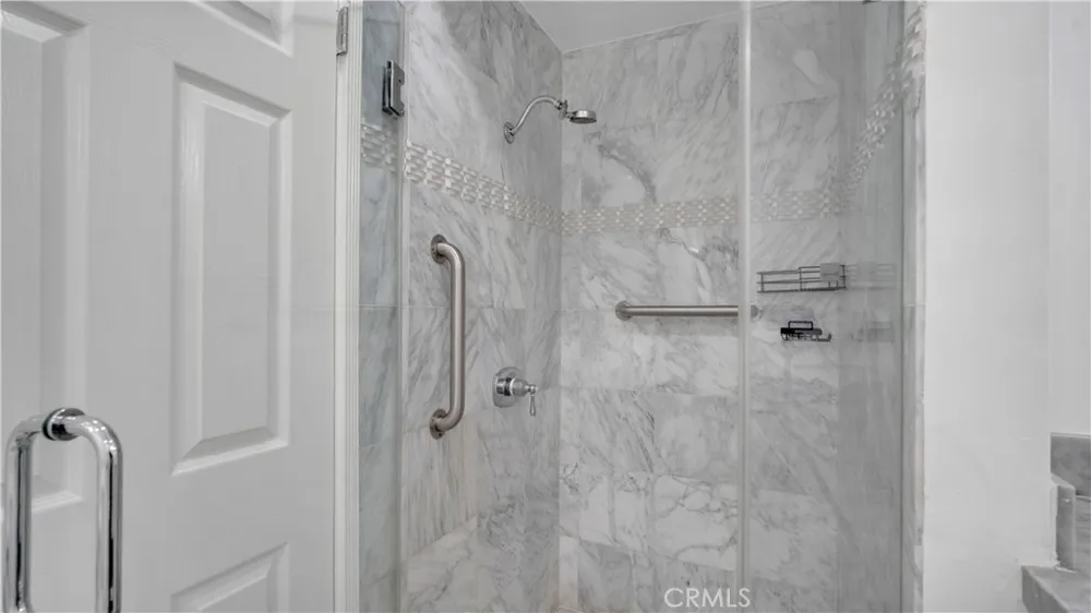 10207 Camarillo Street Toluca Lake, CA 91602