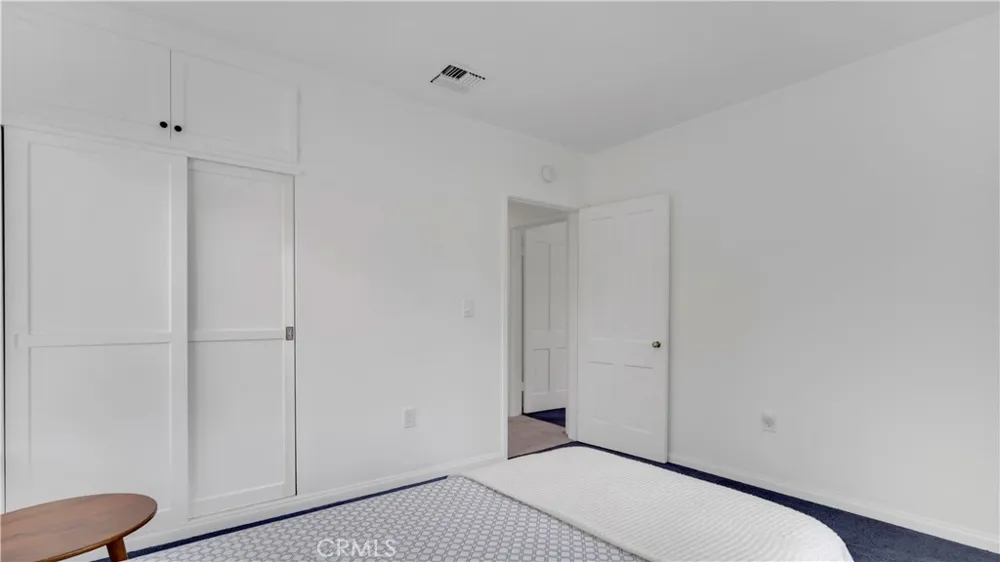 10207 Camarillo Street Toluca Lake, CA 91602