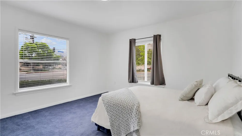 10207 Camarillo Street Toluca Lake, CA 91602
