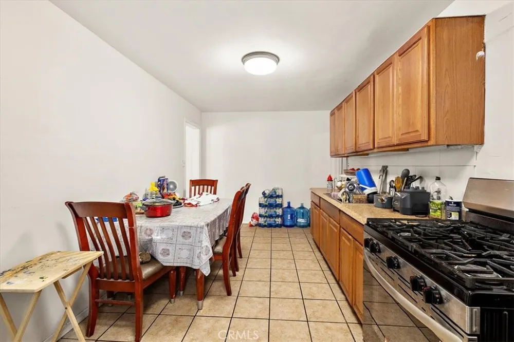 3025 Burton Rosemead, CA 91770