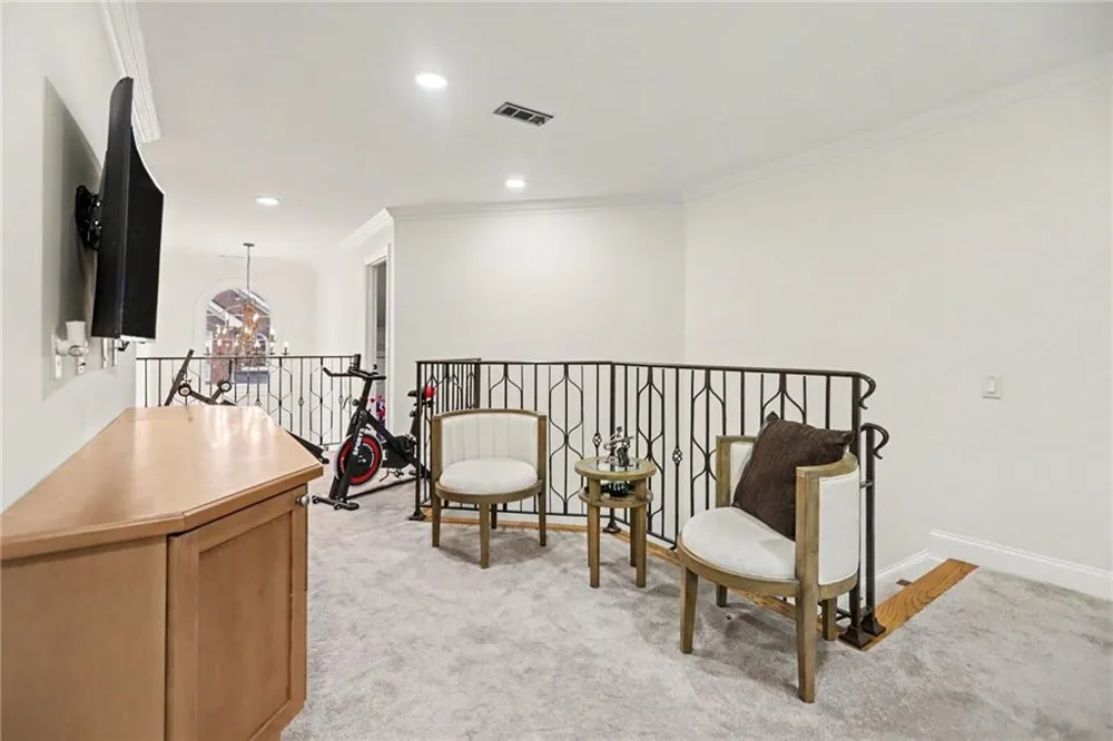 6375 Glenridge Drive Sandy Springs, GA 30328