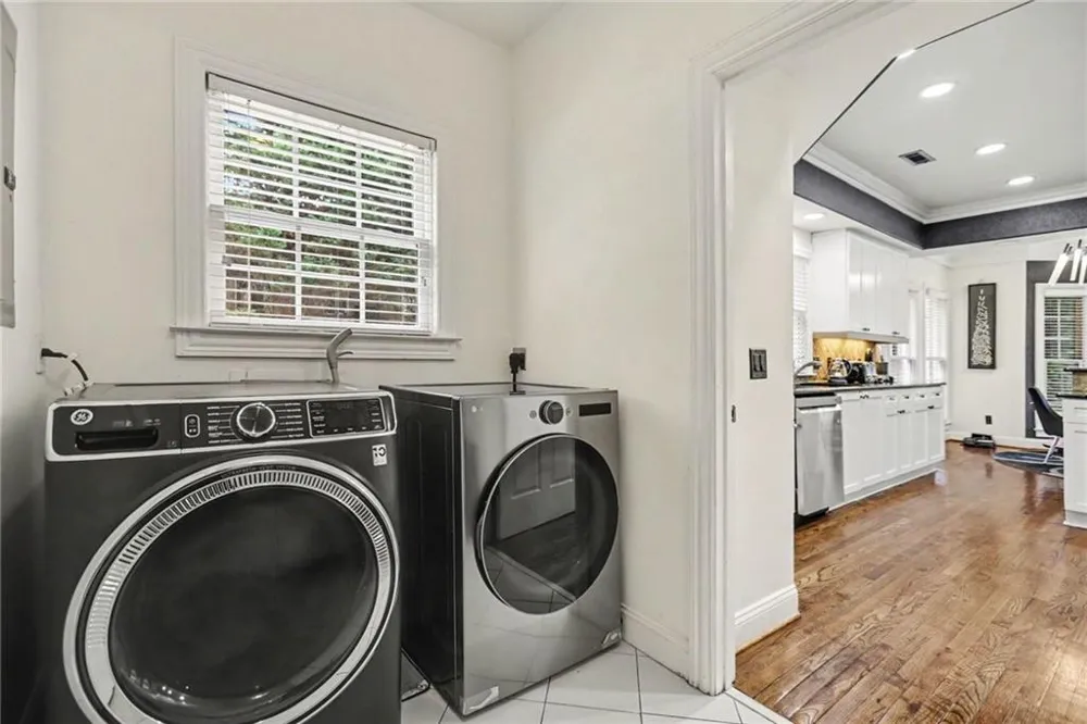 6375 Glenridge Drive Sandy Springs, GA 30328