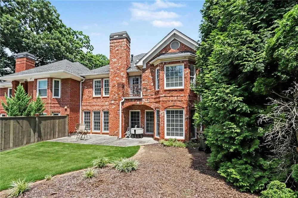 6375 Glenridge Drive Sandy Springs, GA 30328