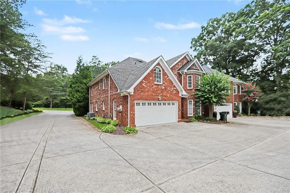 6375 Glenridge Drive Sandy Springs, GA 30328