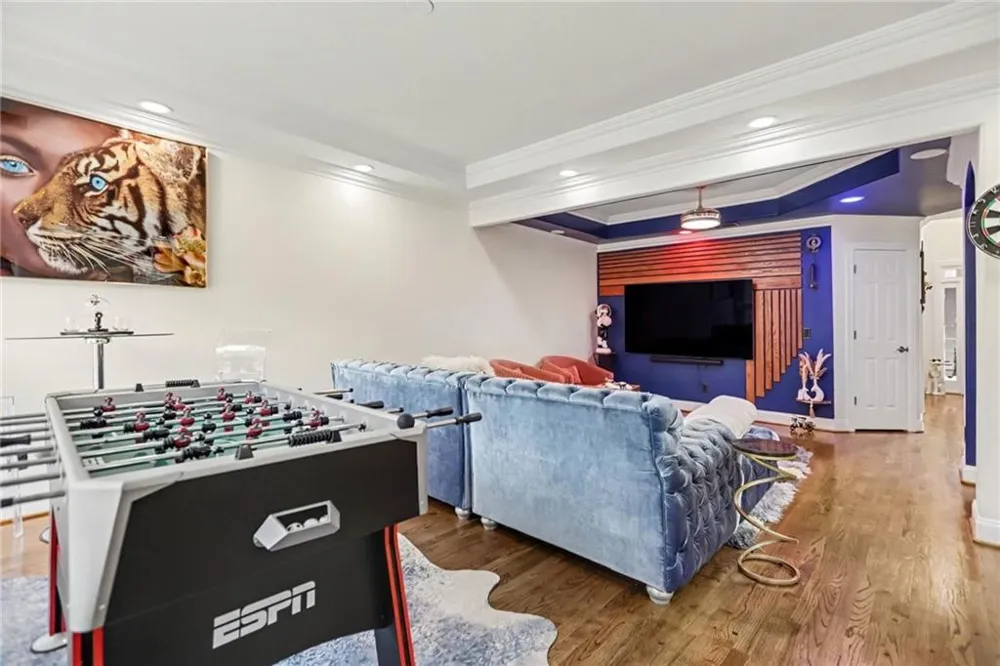 6375 Glenridge Drive Sandy Springs, GA 30328