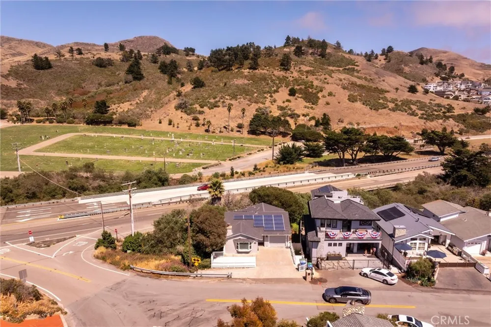 96 24th Street Cayucos, CA 93430