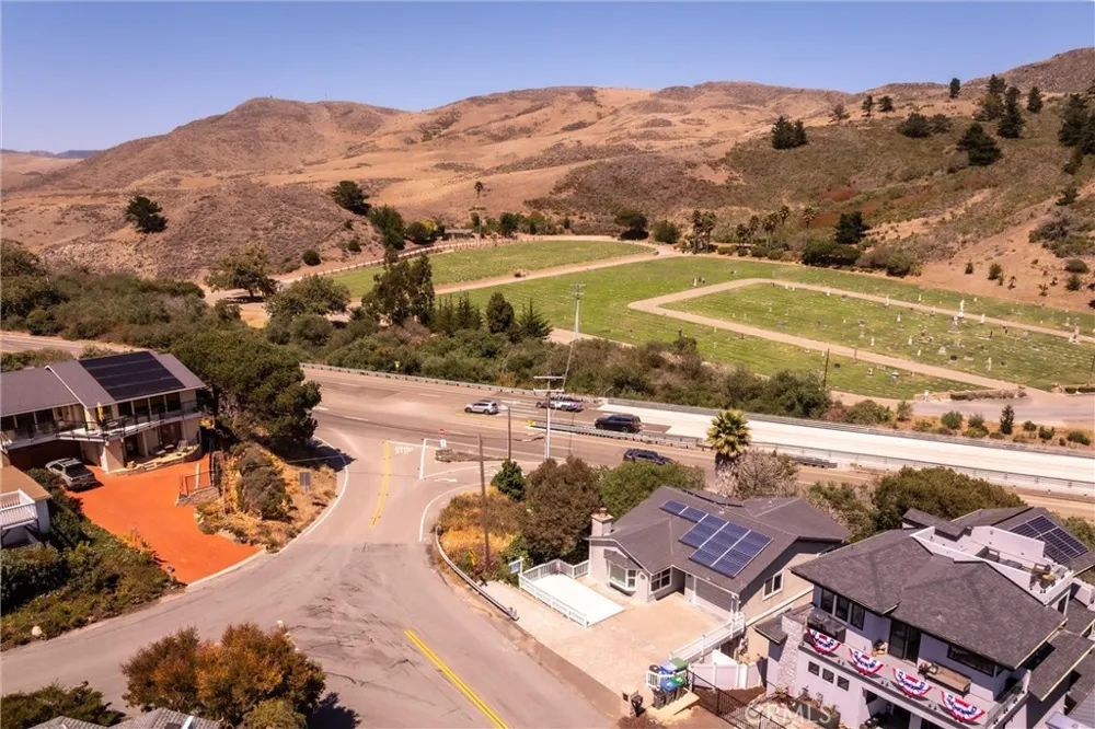 96 24th Street Cayucos, CA 93430