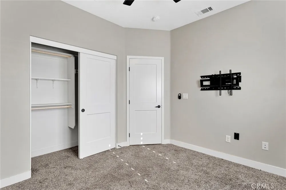 9831 Buttemere Phelan, CA 92371