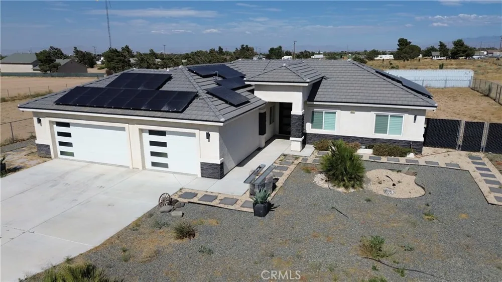 9831 Buttemere Phelan, CA 92371