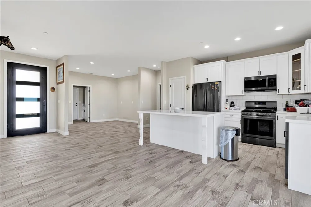 9831 Buttemere Phelan, CA 92371