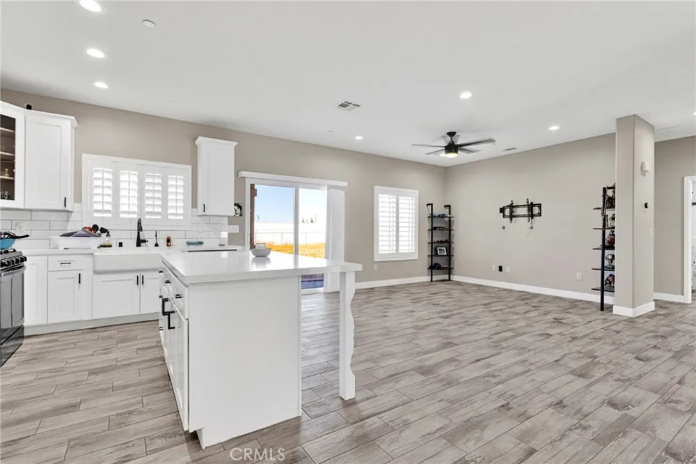 9831 Buttemere Phelan, CA 92371