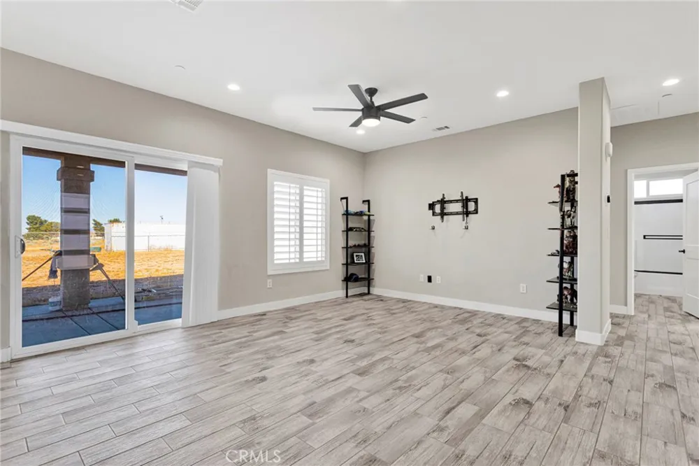 9831 Buttemere Phelan, CA 92371