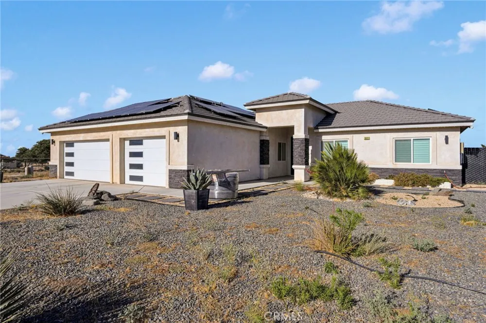 9831 Buttemere Phelan, CA 92371