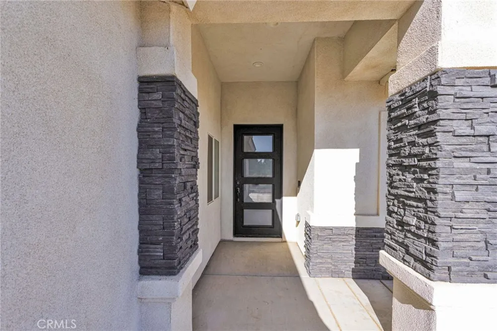 9831 Buttemere Phelan, CA 92371